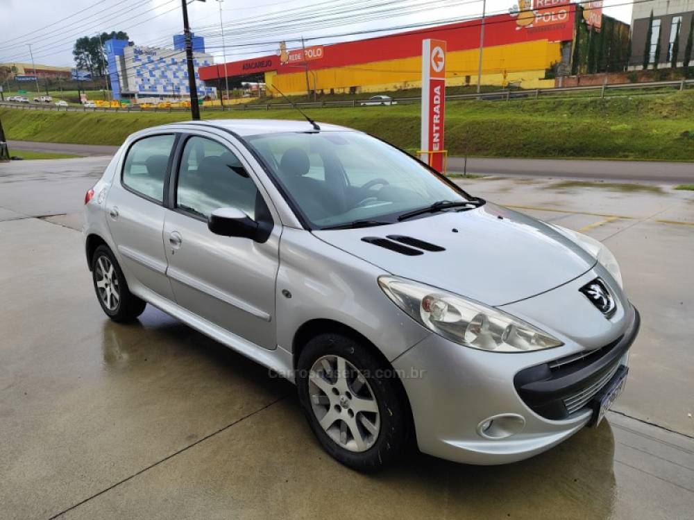 PEUGEOT - 207 - 2012/2013 - Prata - R$ 24.900,00