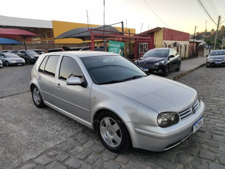 VOLKSWAGEN - GOLF - 2005/2005 - Prata - R$ 29.900,00