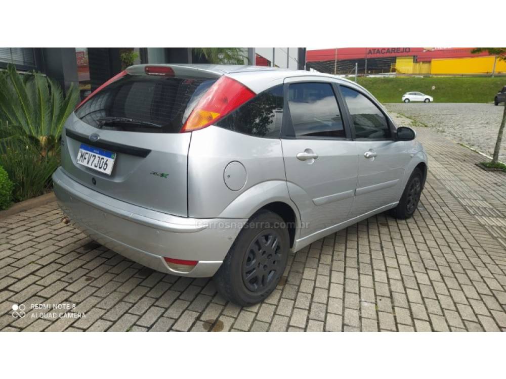 FORD - FOCUS - 2008/2009 - Prata - R$ 26.800,00