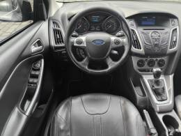 FORD - FOCUS - 2014/2015 - Cinza - R$ 48.900,00