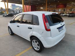 FORD - FIESTA - 2009/2010 - Branca - R$ 24.900,00