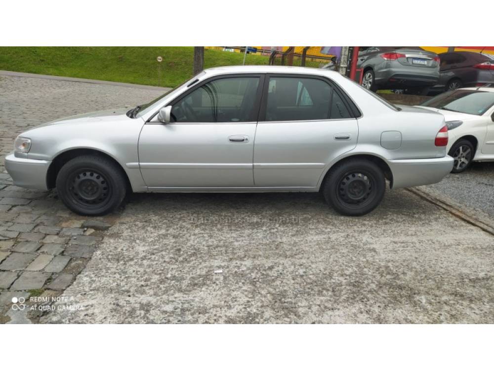 TOYOTA - COROLLA - 2000/2001 - Prata - R$ 24.800,00