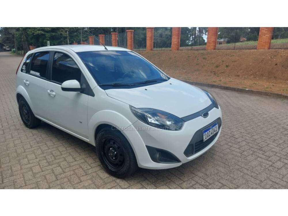 FORD - FIESTA - 2013/2014 - Branca - R$ 34.800,00