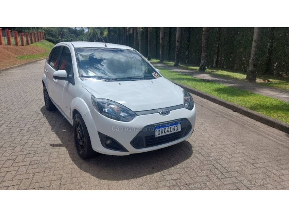 FORD - FIESTA - 2013/2014 - Branca - R$ 34.800,00