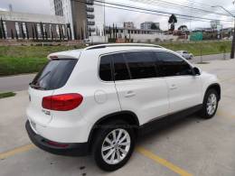 VOLKSWAGEN - TIGUAN - 2012/2013 - Branca - R$ 68.900,00