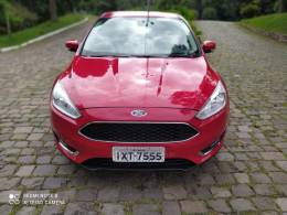 FORD - FOCUS - 2016/2017 - Vermelha - R$ 66.800,00