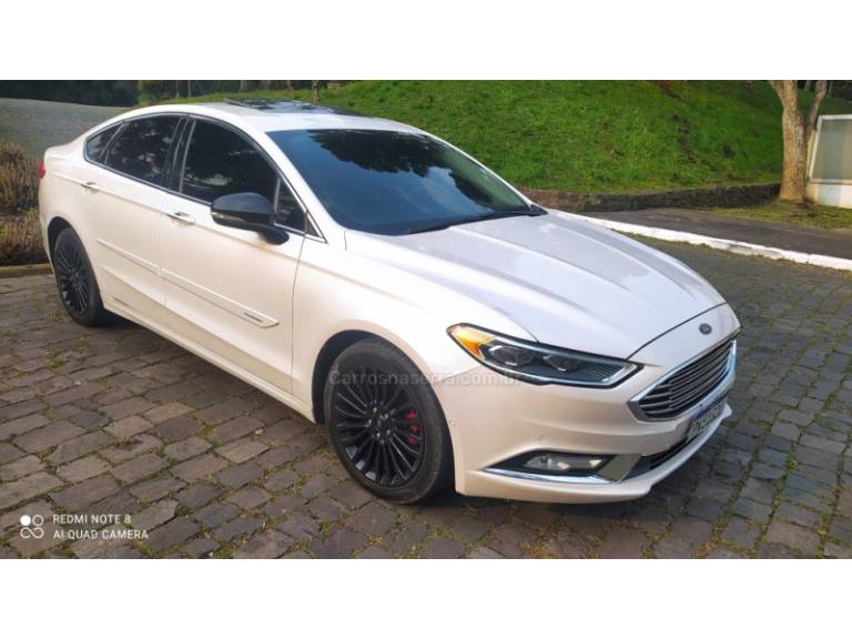 FORD - FUSION - 2016/2017 - Branca - R$ 98.800,00