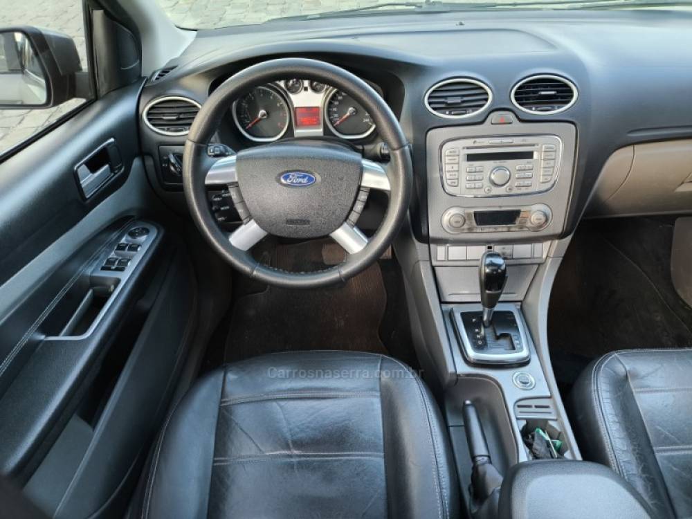 FORD - FOCUS - 2011/2012 - Cinza - R$ 44.800,00