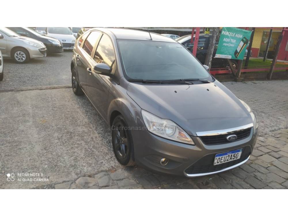 FORD - FOCUS - 2011/2012 - Cinza - R$ 35.800,00