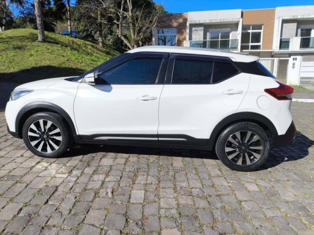 NISSAN - KICKS - 2019/2020 - Branca - Sob Consulta