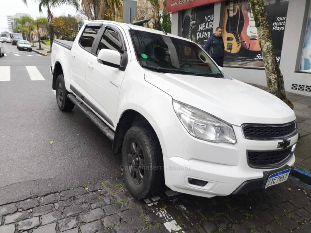CHEVROLET - S10 - 2015/2016 - Branca - R$ 92.000,00