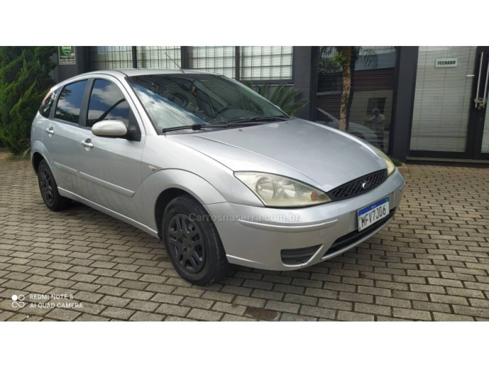 FORD - FOCUS - 2008/2009 - Prata - R$ 26.800,00