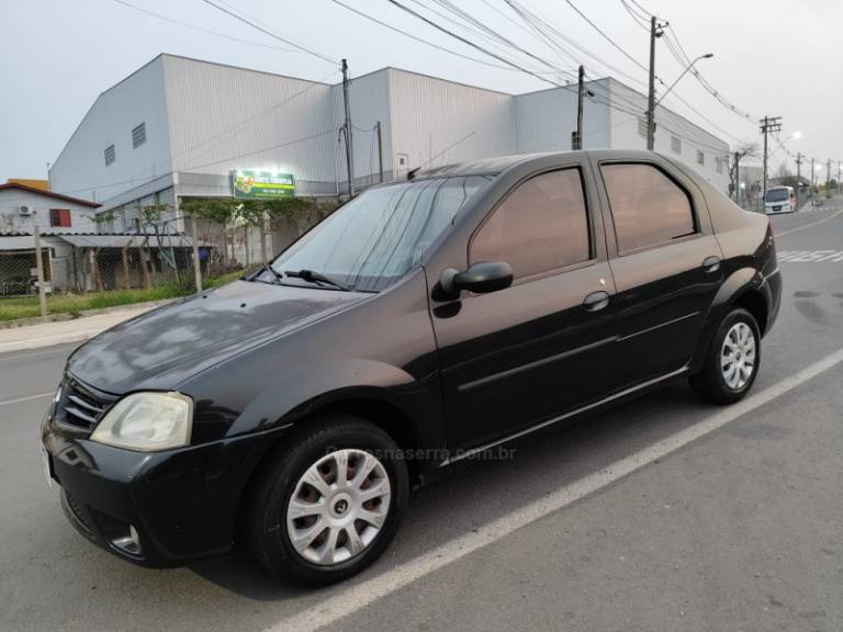 RENAULT - LOGAN - 2008/2008 - Preta - R$ 18.900,00