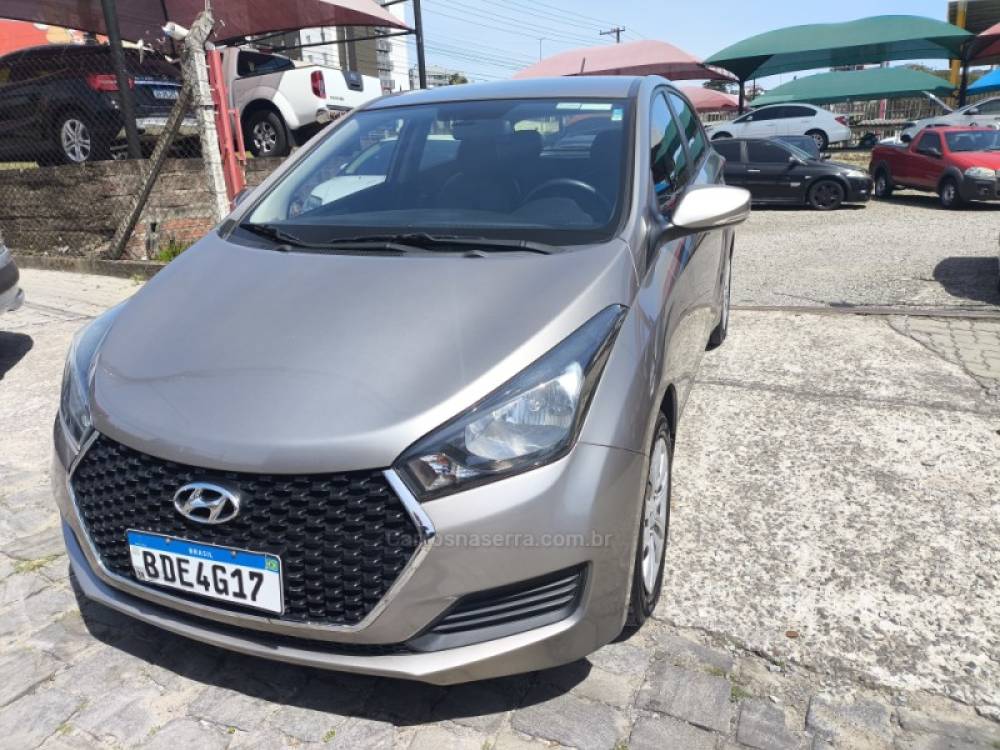 HYUNDAI - HB20 - 2018/2019 - Dourada - R$ 64.800,00