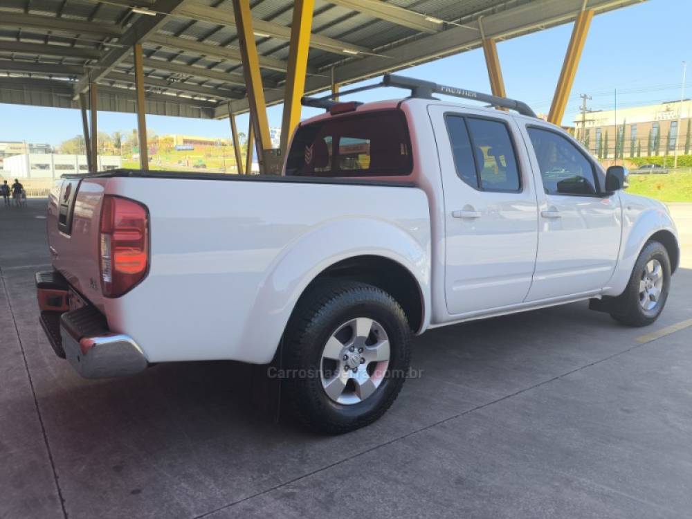 NISSAN - FRONTIER - 2012/2013 - Branca - R$ 83.800,00