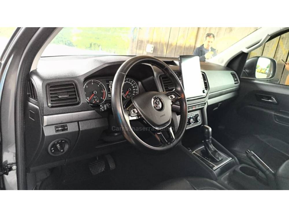 VOLKSWAGEN - AMAROK - 2017/2018 - Cinza - R$ 112.000,00