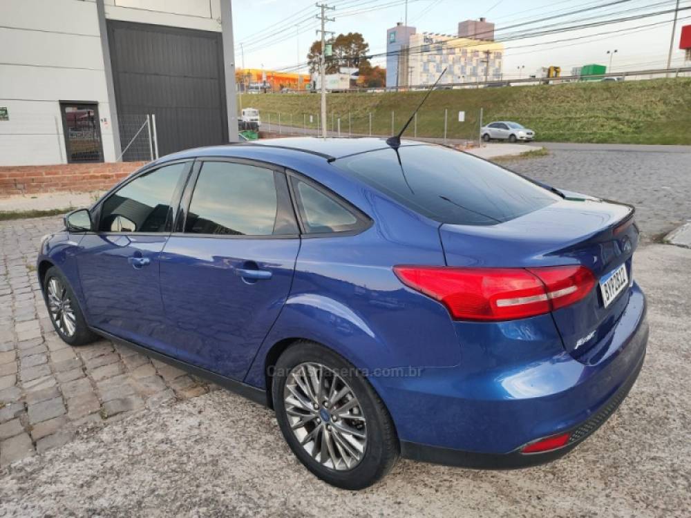 FORD - FOCUS - 2016/2017 - Azul - R$ 58.900,00