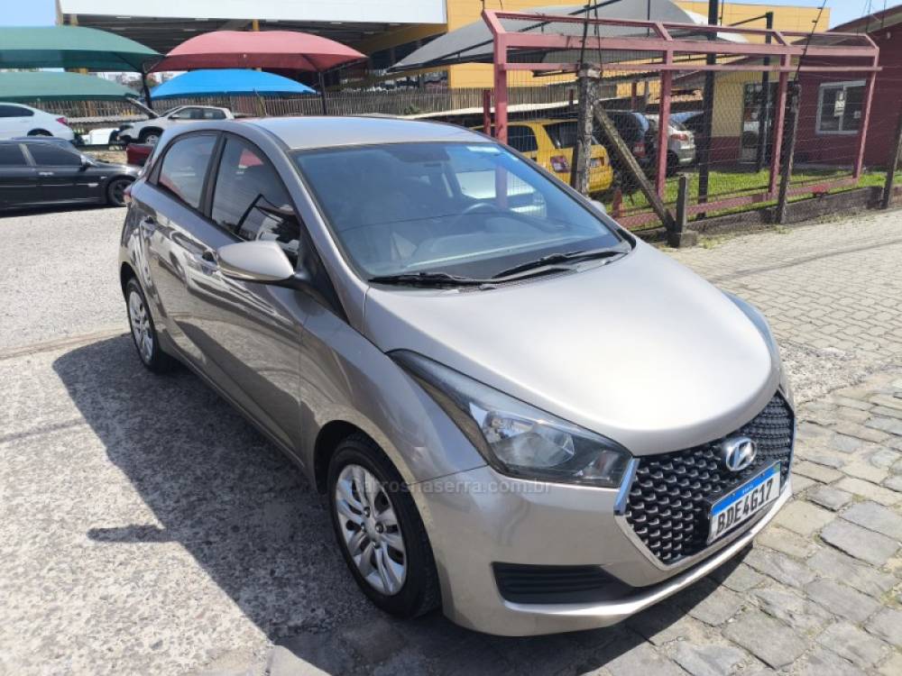 HYUNDAI - HB20 - 2018/2019 - Dourada - R$ 64.800,00