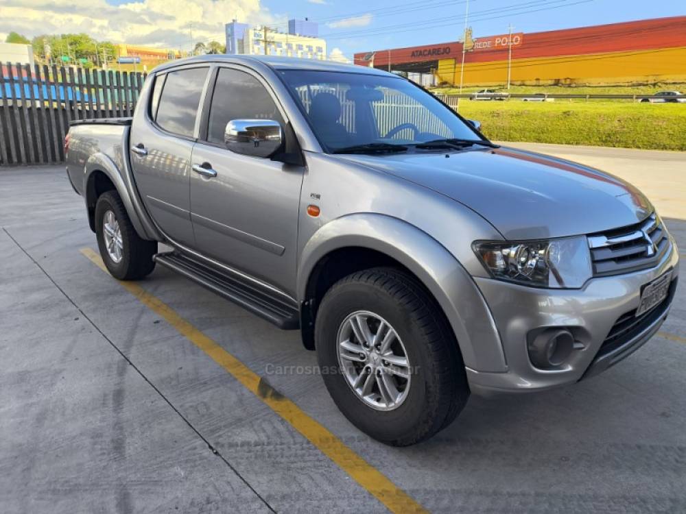 MITSUBISHI - L200 TRITON - 2014/2015 - Cinza - R$ 114.800,00