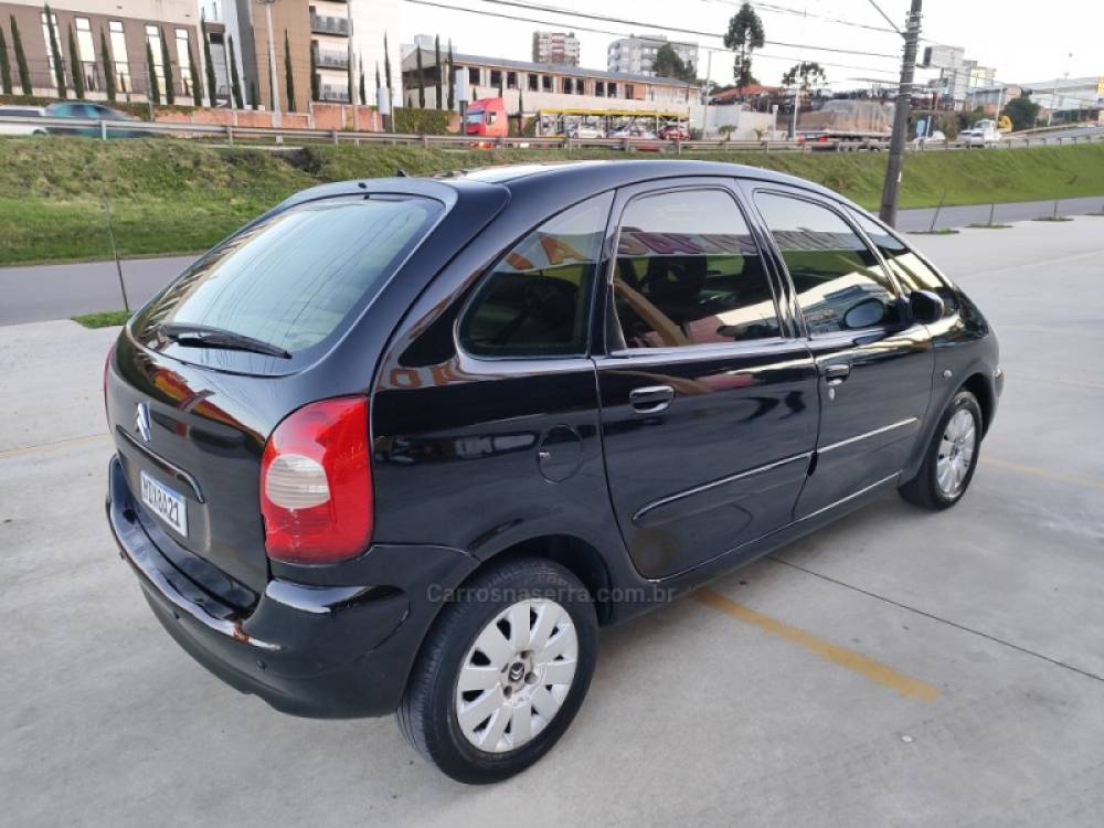 CITROËN - XSARA PICASSO - 2006/2007 - Preta - R$ 17.900,00