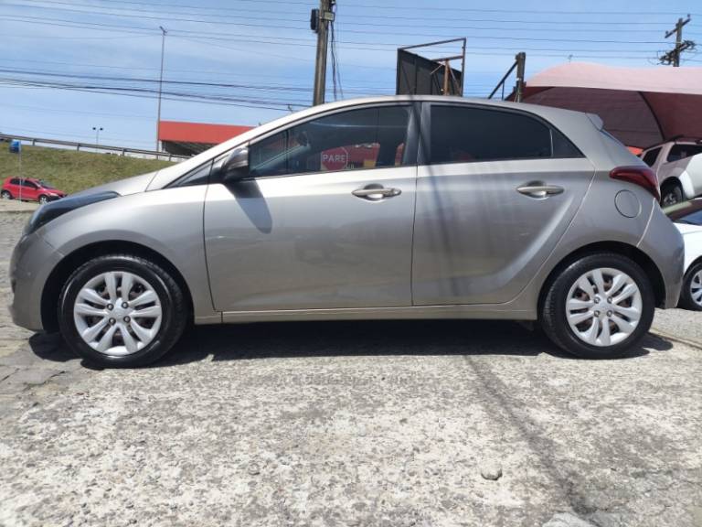 HYUNDAI - HB20 - 2018/2019 - Dourada - R$ 64.800,00