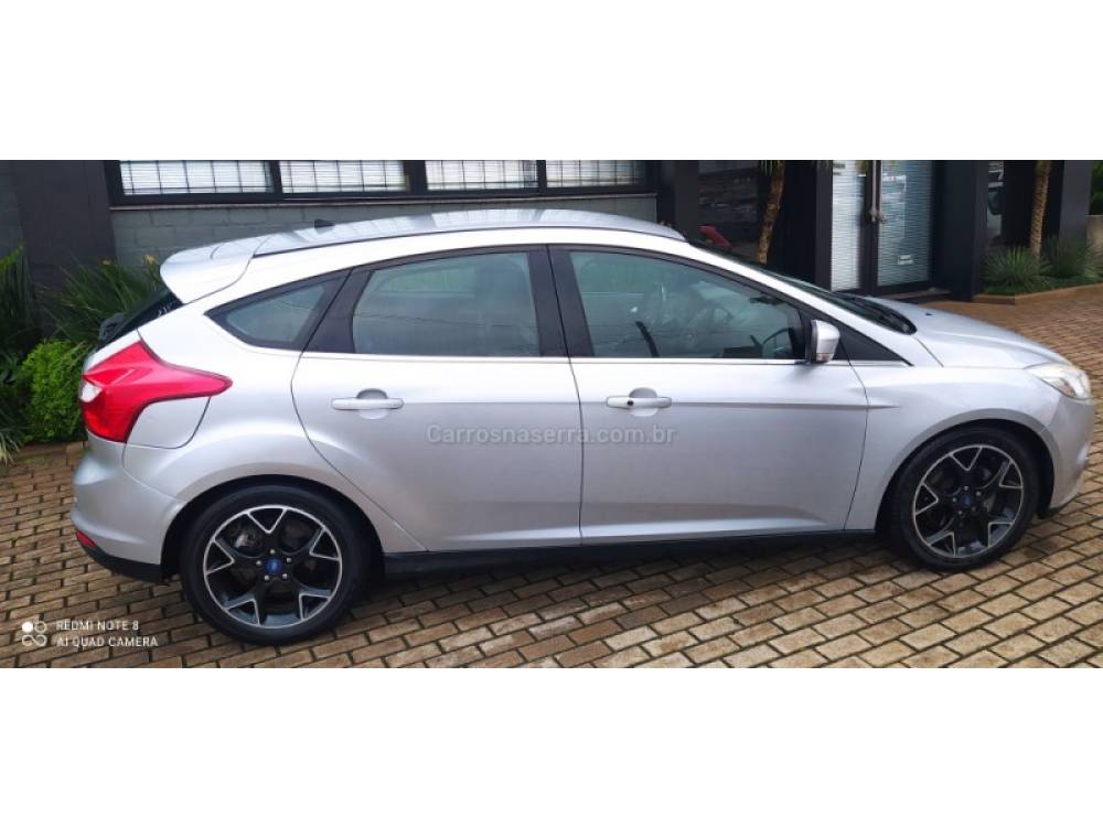 FORD - FOCUS - 2014/2015 - Prata - R$ 53.000,00