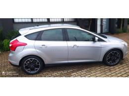 FORD - FOCUS - 2014/2015 - Prata - R$ 53.000,00