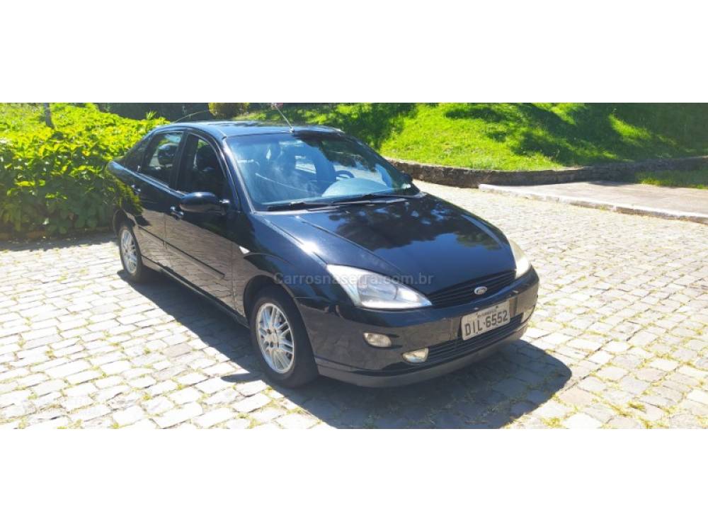 FORD - FOCUS - 2002/2003 - Preta - R$ 22.800,00