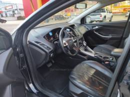 FORD - FOCUS - 2014/2015 - Preta - R$ 51.900,00