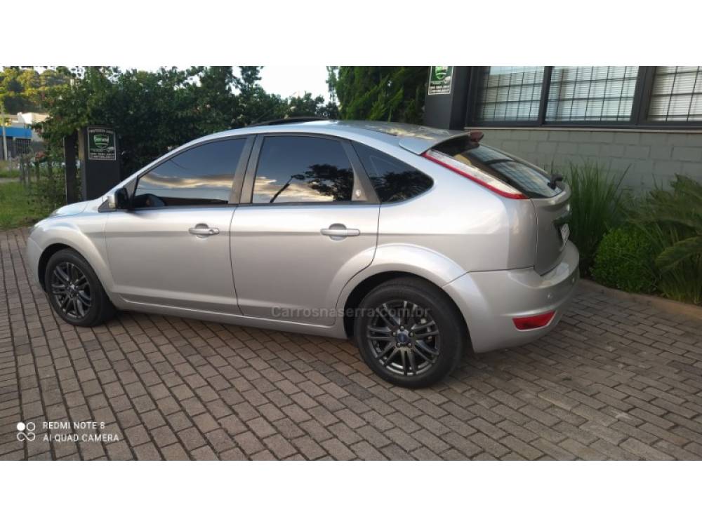 FORD - FOCUS - 2008/2009 - Prata - R$ 37.000,00