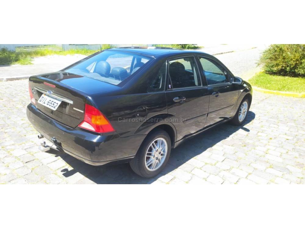 FORD - FOCUS - 2002/2003 - Preta - R$ 22.800,00