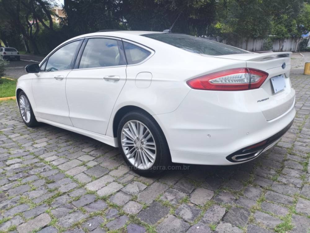 FORD - FUSION - 2013/2014 - Branca - R$ 74.800,00
