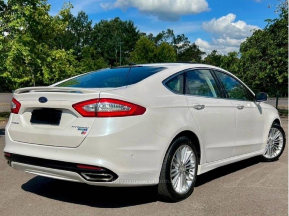 FORD - FUSION - 2013/2014 - Branca - R$ 74.800,00