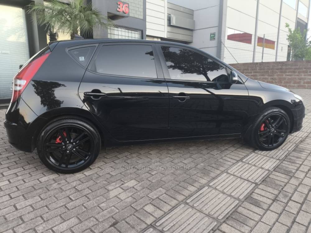 HYUNDAI - I30 - 2011/2012 - Preta - R$ 45.800,00