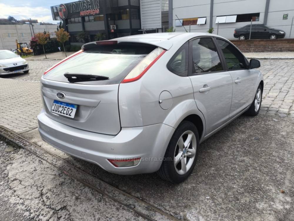 FORD - FOCUS - 2012/2013 - Prata - R$ 39.900,00