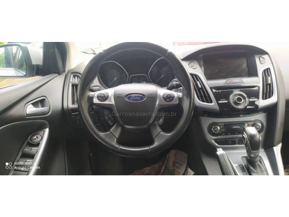 FORD - FOCUS - 2014/2015 - Prata - R$ 53.000,00