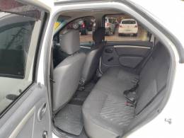 RENAULT - LOGAN - 2010/2011 - Branca - R$ 22.900,00