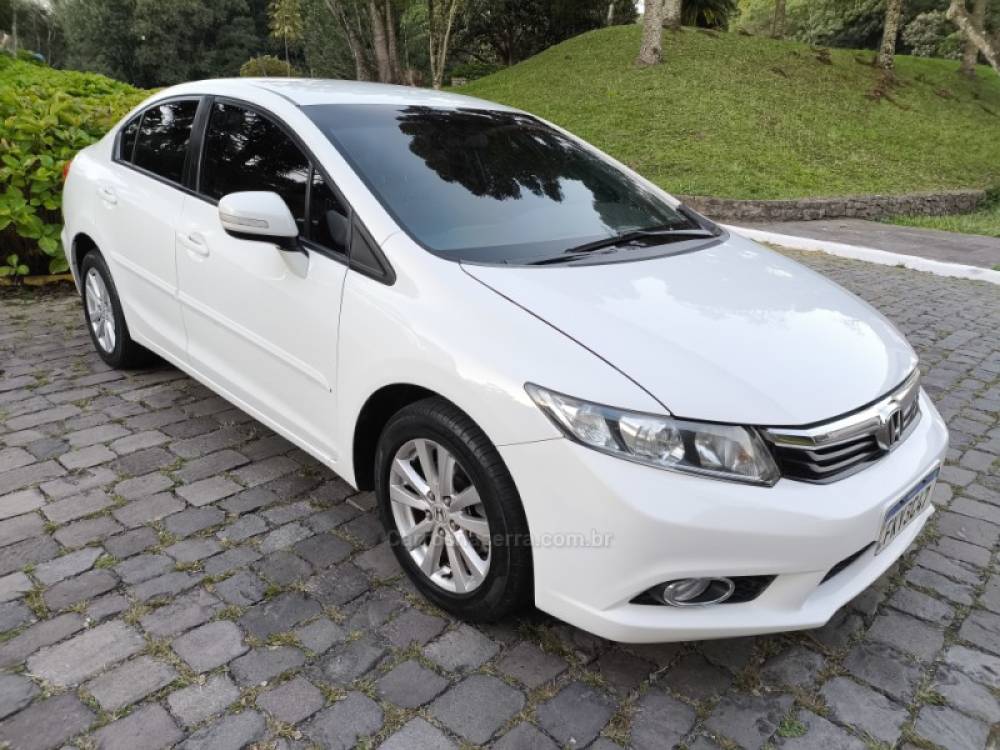 HONDA - CIVIC - 2013/2014 - Branca - R$ 65.800,00