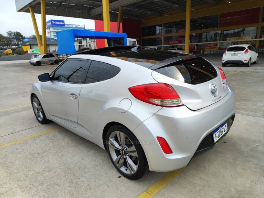 HYUNDAI - VELOSTER - 2012/2013 - Prata - R$ 61.900,00