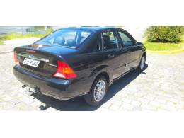 FORD - FOCUS - 2002/2003 - Preta - R$ 22.800,00