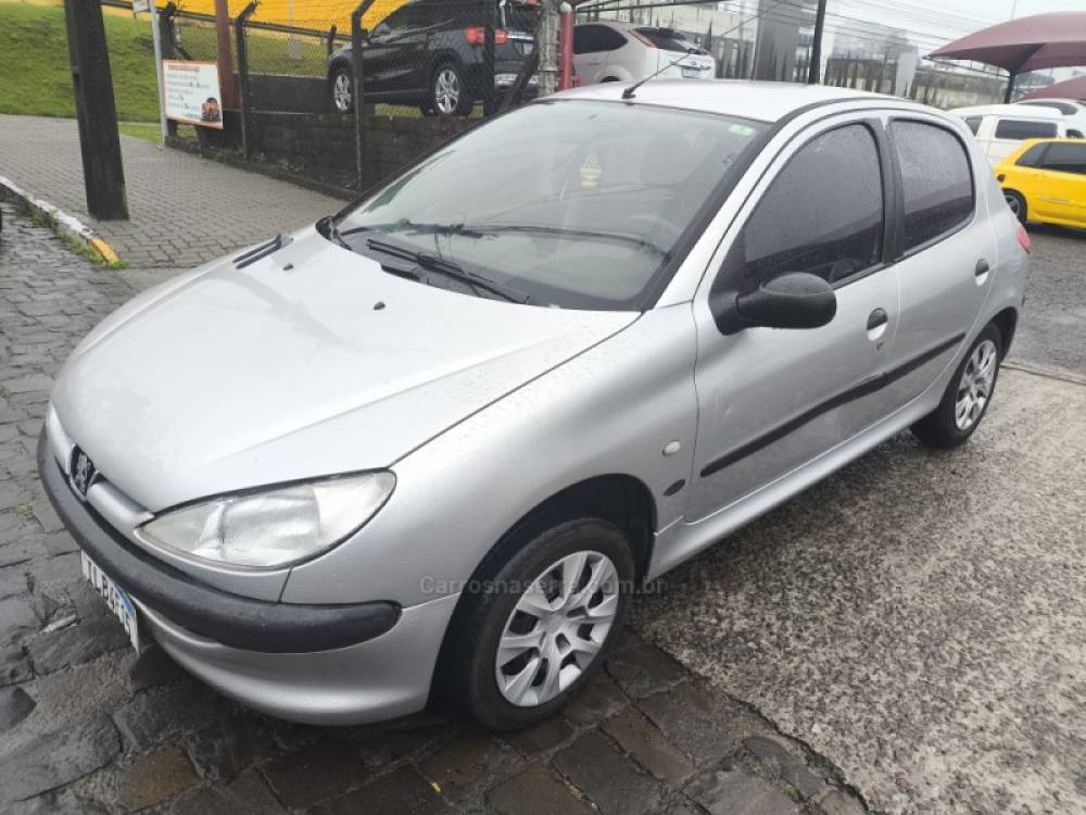 PEUGEOT - 206 - 2002/2003 - Prata - R$ 9.800,00