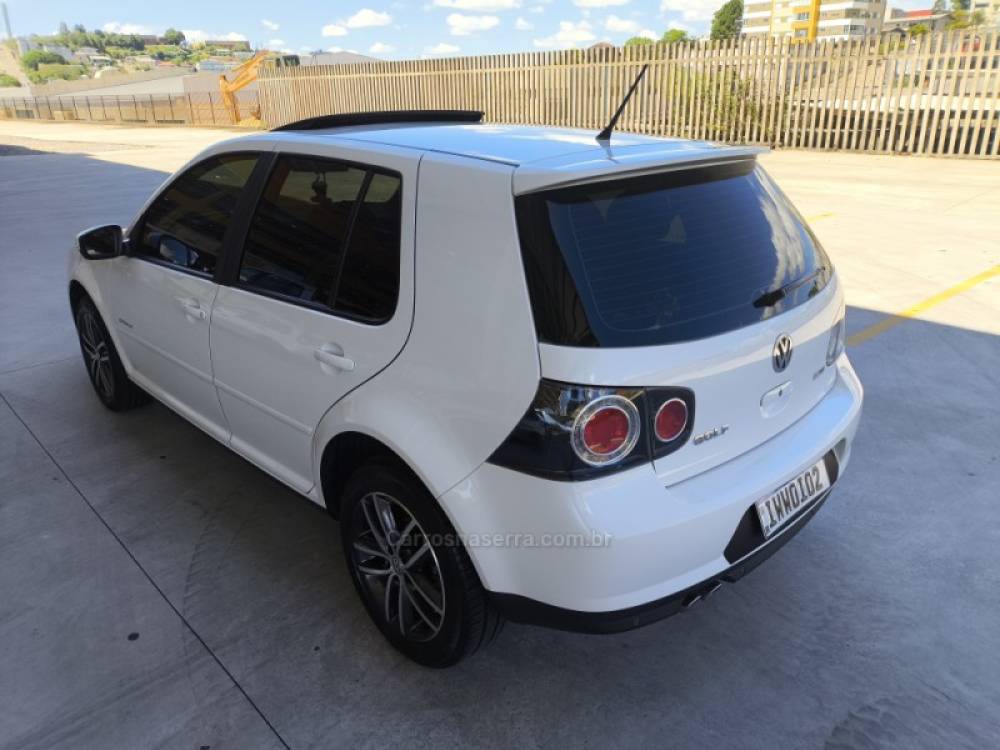 VOLKSWAGEN - GOLF - 2012/2013 - Branca - R$ 60.800,00