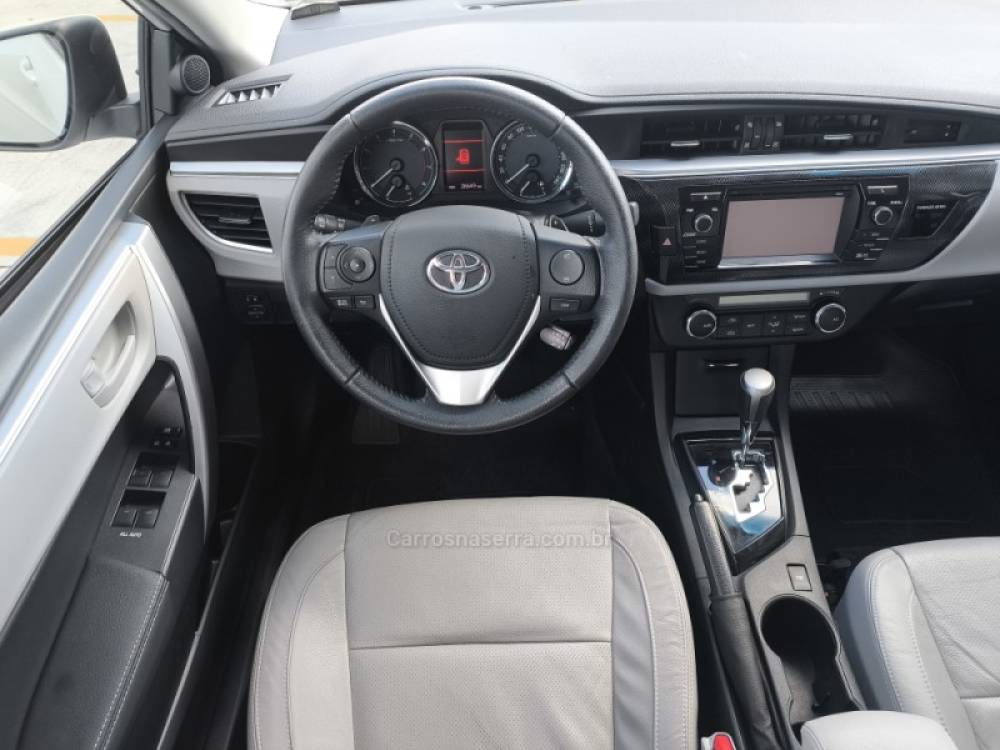 TOYOTA - COROLLA - 2014/2015 - Branca - R$ 90.800,00