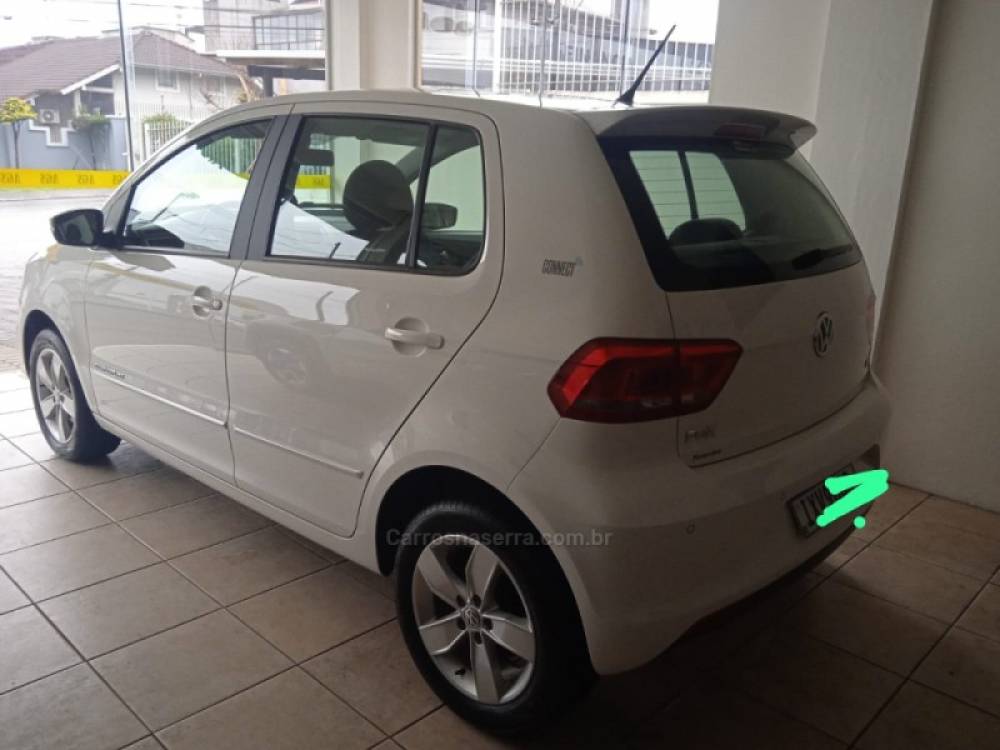 VOLKSWAGEN - FOX - 2016/2017 - Branca - R$ 56.000,00