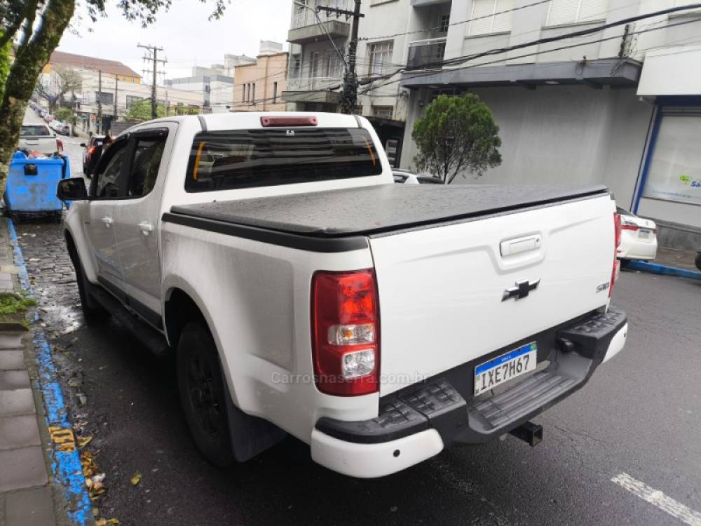 CHEVROLET - S10 - 2015/2016 - Branca - R$ 92.000,00
