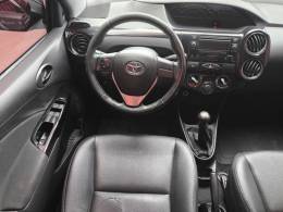 TOYOTA - ETIOS - 2014/2015 - Cinza - R$ 44.800,00