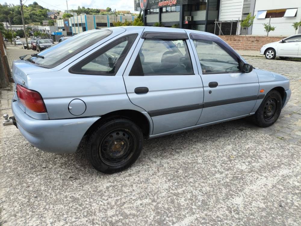 FORD - ESCORT - 1998/1998 - Azul - R$ 8.600,00