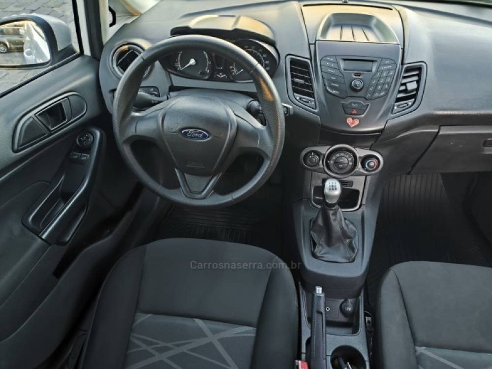 FORD - FIESTA - 2014/2015 - Branca - R$ 39.900,00