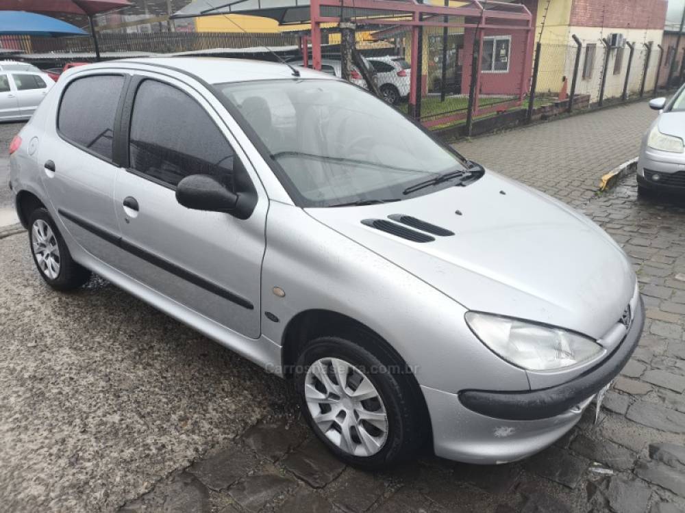 PEUGEOT - 206 - 2002/2003 - Prata - R$ 9.800,00