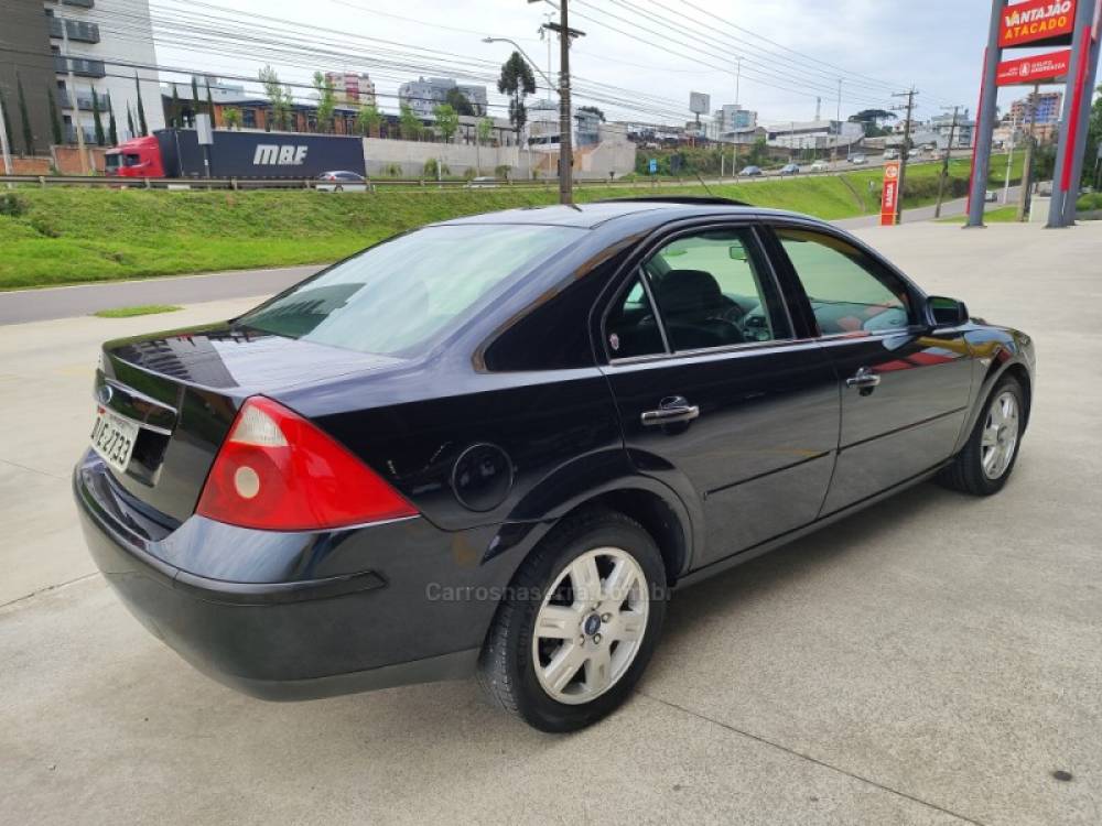 FORD - MONDEO - 2004/2004 - Prata - R$ 22.900,00